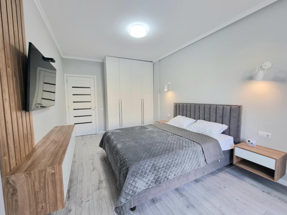 Center, Albisoara Str., 1Bedroom And Living With Balcony Chisinau Ngoại thất bức ảnh