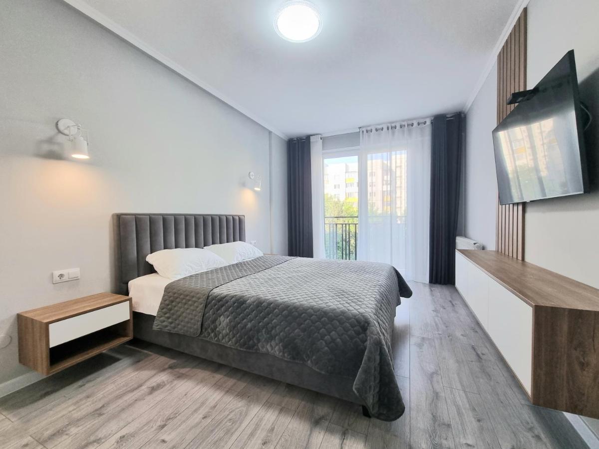 Center, Albisoara Str., 1Bedroom And Living With Balcony Chisinau Ngoại thất bức ảnh