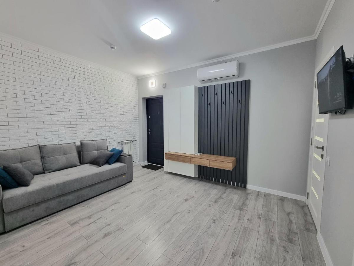 Center, Albisoara Str., 1Bedroom And Living With Balcony Chisinau Ngoại thất bức ảnh